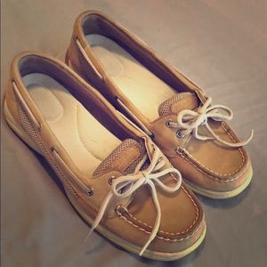 Tan Sperrys